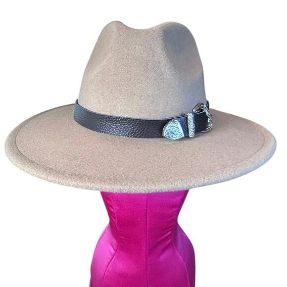 Kendall+Kylie camel western-style hat with a buckle strap accent. - Picture 4 of 6